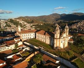 Imagem de um dia bonito e ensolarado em Ouro Preto