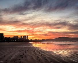 Imagem de um dia bonito e ensolarado em Praia Grande